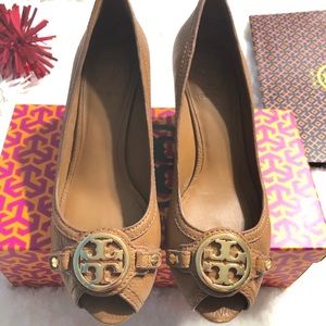 Tory Burch Leticia Wedges Size 8